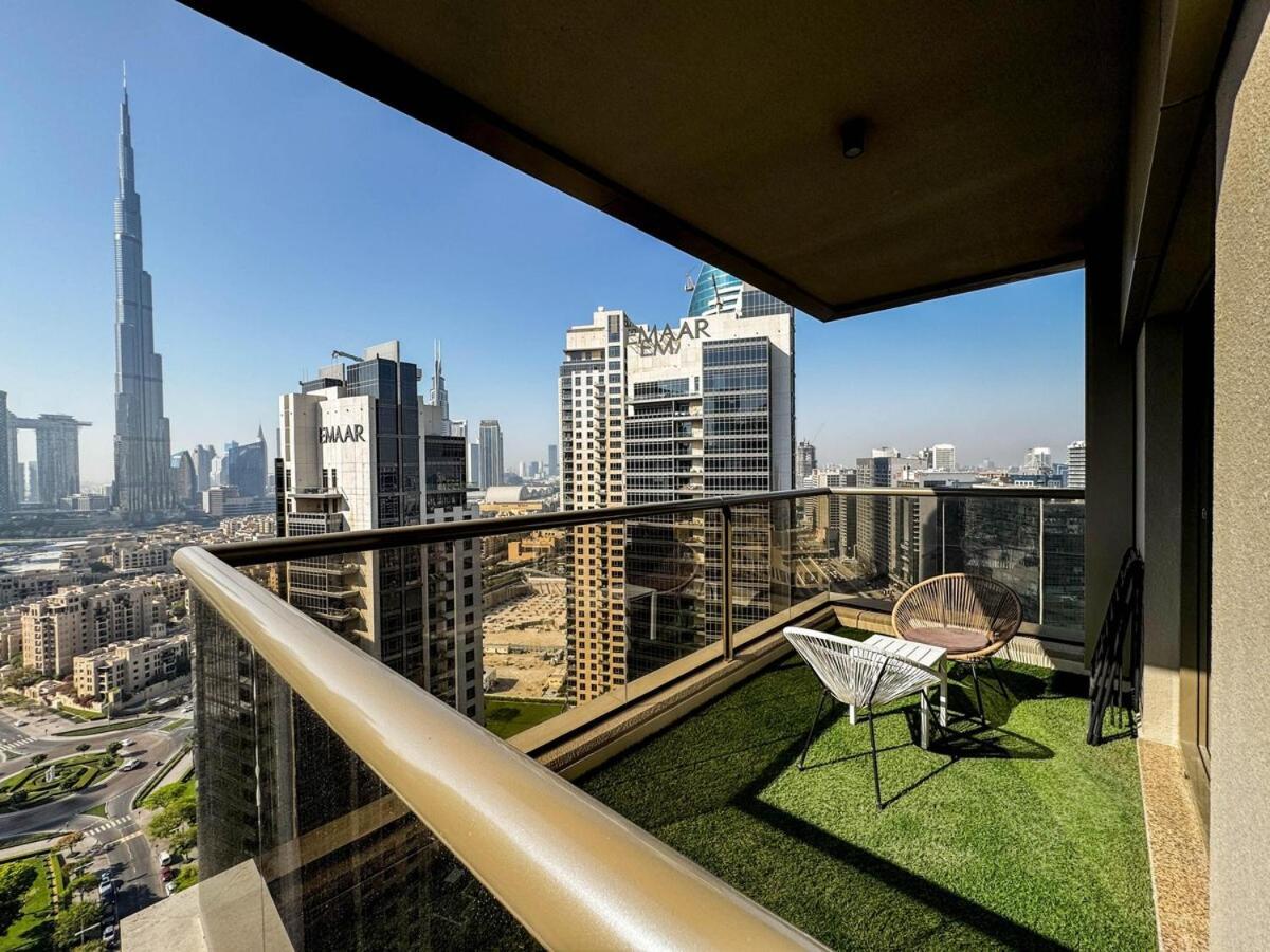 Iconic 3br With Burj View,downtown,pool &dubai Mall