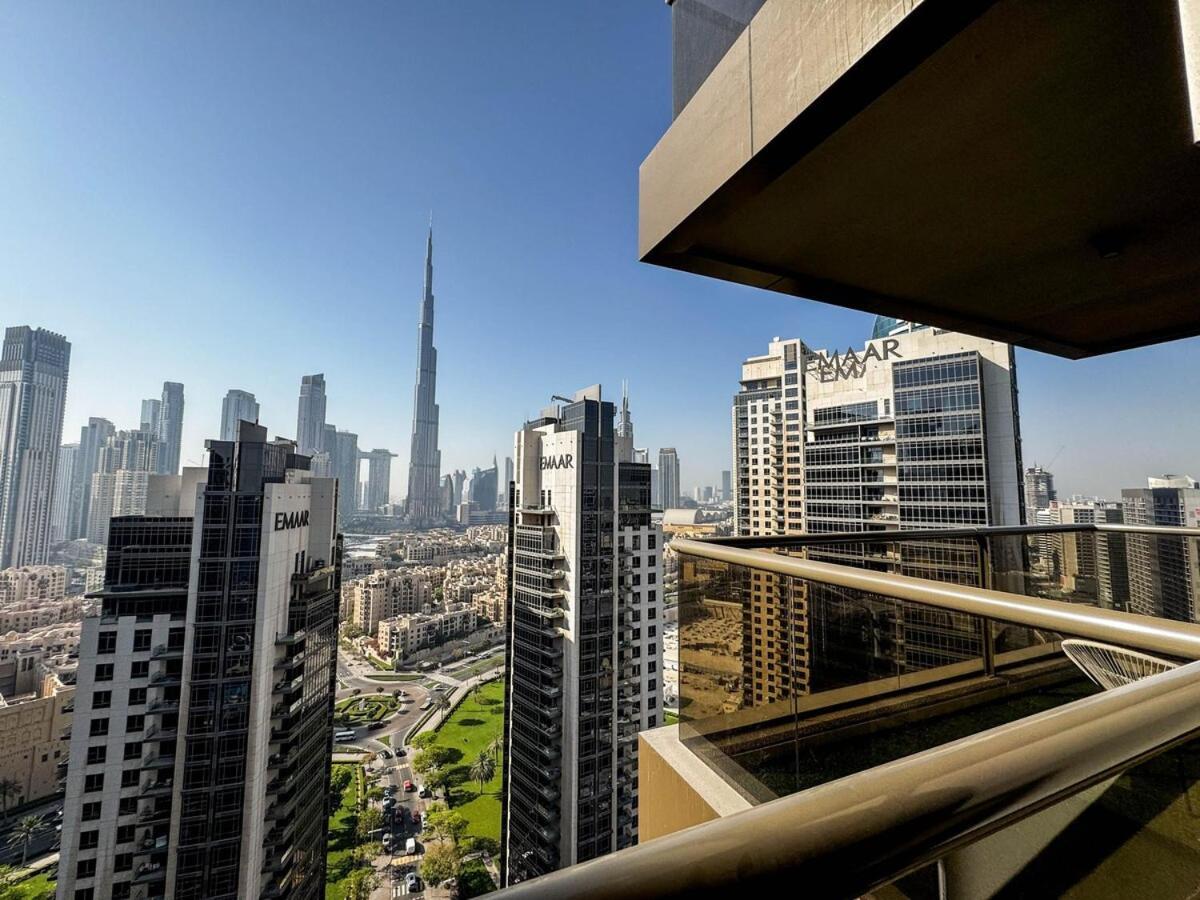 Iconic 3br With Burj View,downtown,pool &dubai Mall * Dubai