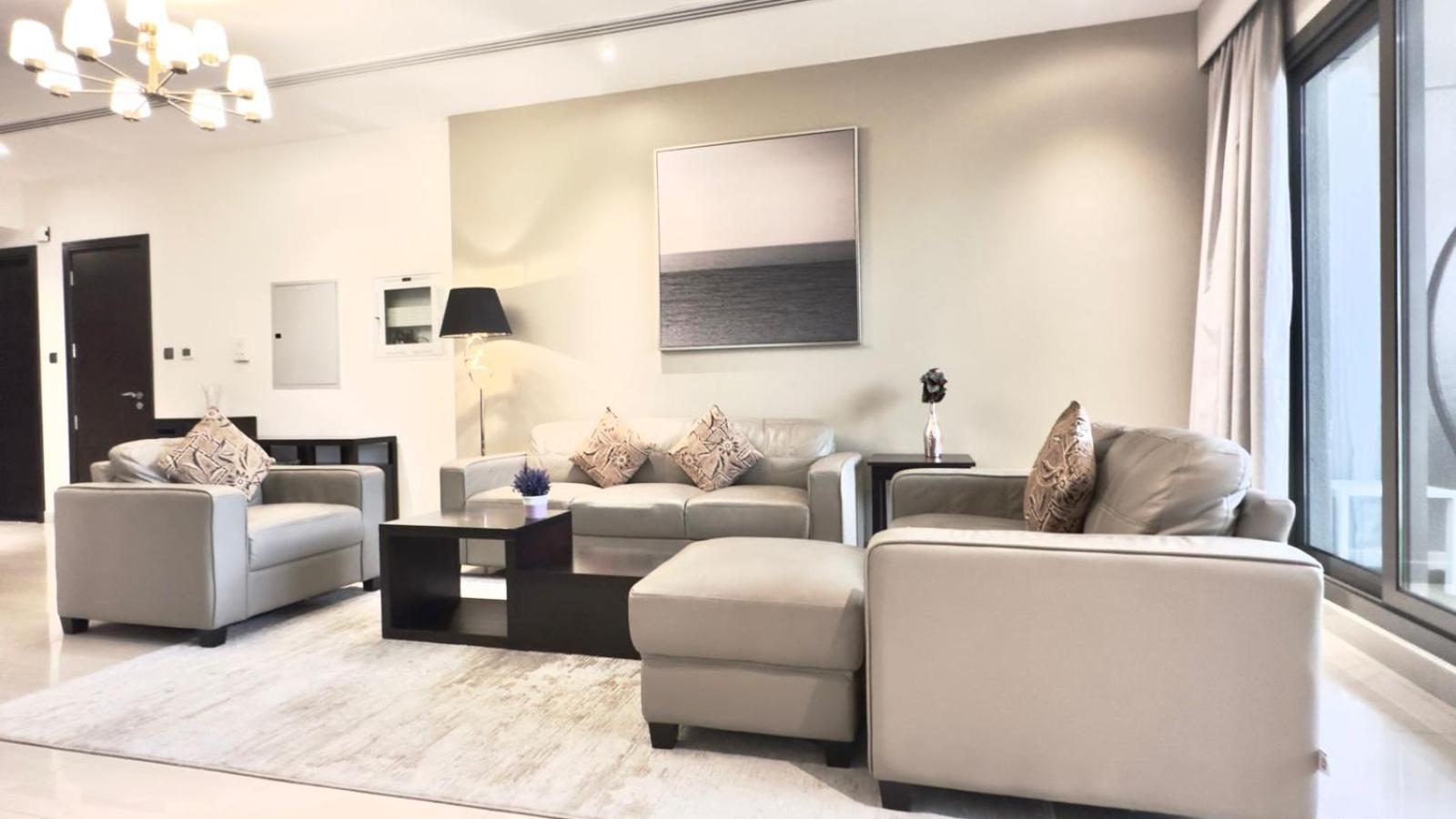 Iconic 3br With Burj View,downtown,pool &dubai Mall Apartment *